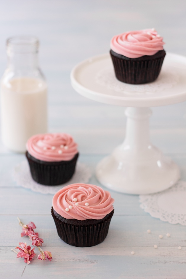 Double Chocolate Cupcakes with Strawberry Cream Cheese Frosting + a $100 Minted. #giveaway! | www.brighteyedbaker.com