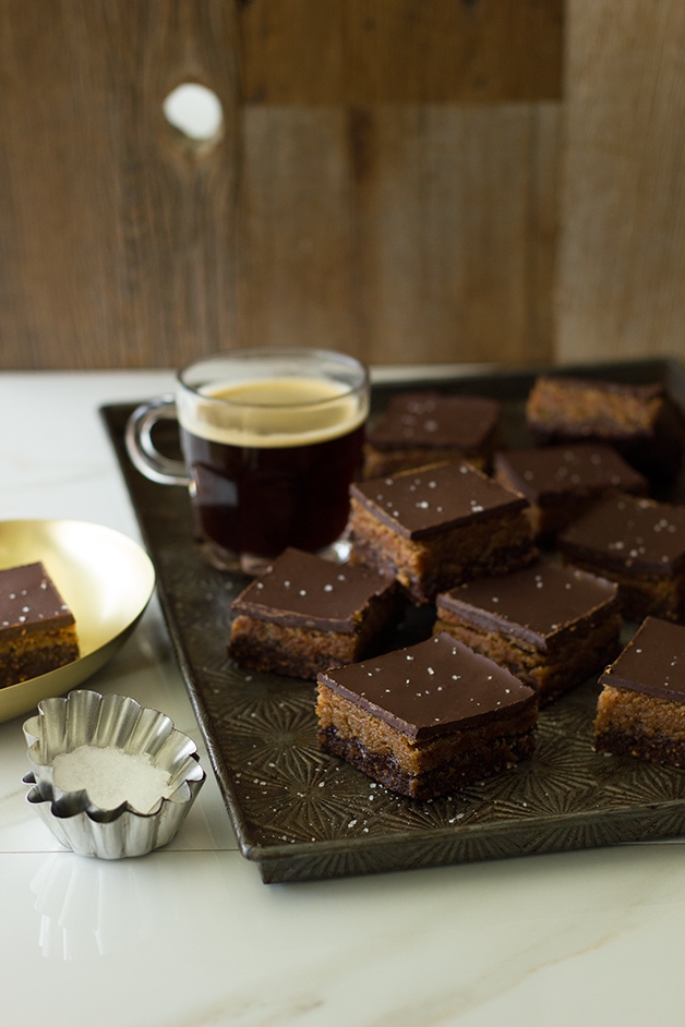 Healthy No-Bake 3-Layer Chocolate Espresso Bars - dessert taste without the guilt!| www.brighteyedbaker.com