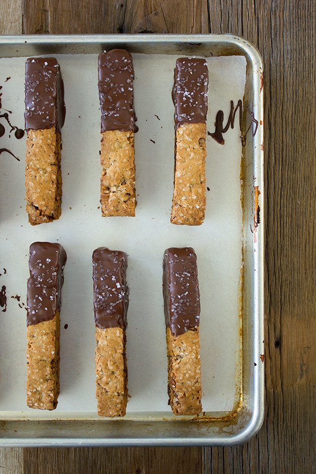 Chocolate-Dipped Caramel Chocolate Chip Biscotti - think caramel mocha in dunkable, crunchy cookie form! | www.brighteyedbaker.com